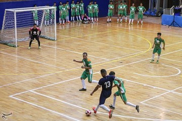 بازی دوستانه تیم منتخب کودکان کار و ستارگان هنر ایران
