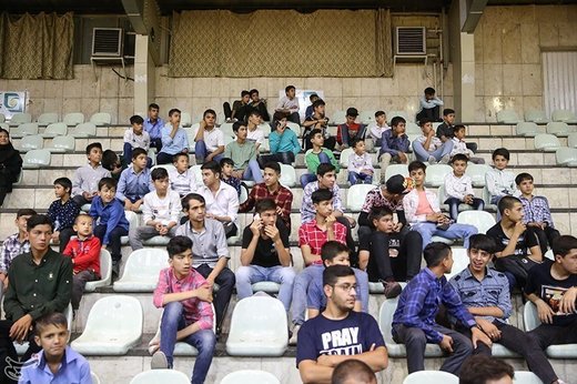 بازی دوستانه تیم منتخب کودکان کار و ستارگان هنر ایران