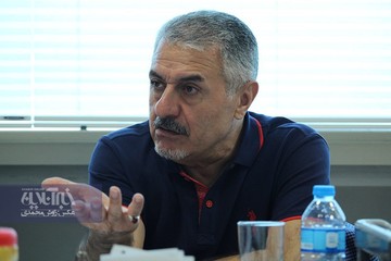  صفایی فراهانی: آقای جنتی از کوزه همان تراود که در اوست/مردمی که نان شب ندارند، می‌خواهند از چه کسی طرفداری کنند/کره شمالی نباید الگوی ما باشد