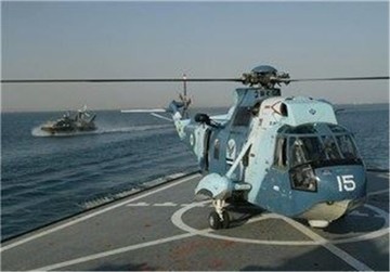 نیروی دریایی ارتش به کمک نفتکش‌های حادثه دیده در دریای عمان رفت