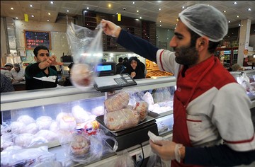 مرغ به سوی ارزانی می‌پرد: کیلویی ۱۱.۰۰۰ تومان