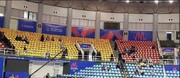 حضور بانوان برای تماشای بازی والیبال روسیه-لهستان/ عکس