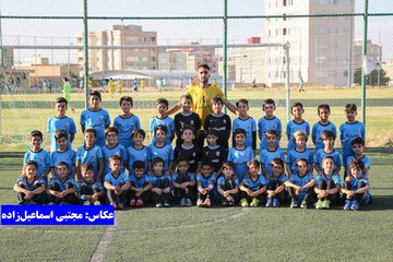 خداحافظی بازیکن جدید سپاهان با شاگردان آکادمی‌اش در ارومیه