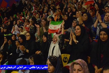 پرشور مثل بانوان تماشاگر ارومیه‌ای در لیگ ملت‌های والیبال
