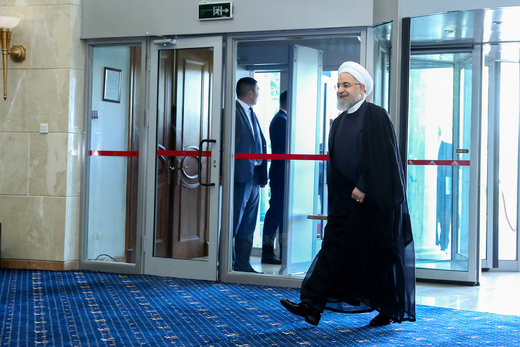 استقبال رئیس‌جمهور قرقیزستان از روحانی