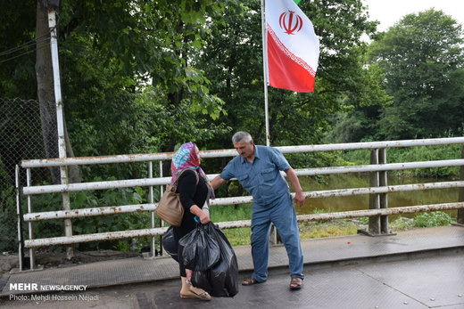 اشتیاق اتباع آذری برای خرید کالاهای ایرانی از مرز آستارا