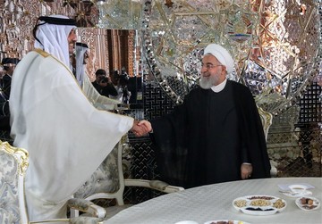 روحاني خلال لقائه أمير قطر: التعاون مع دول الجوار مبدأ أساسي في السياسة الخارجية الإيرانية