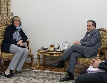 مذاکره اشمید و عراقچی در تهران 