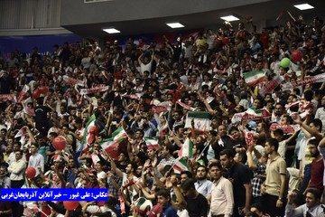 تصاویر | ایران و لهستان در سالن مملو از تماشاگر