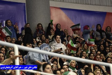 تصاویر | ایران و لهستان در سالن مملو از تماشاگر