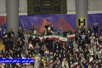 تصاویر | ایران و لهستان در سالن مملو از تماشاگر