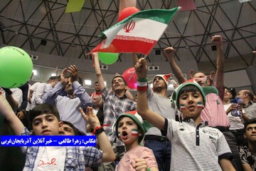 شادی هواداران بعد از برد برابر لهستان