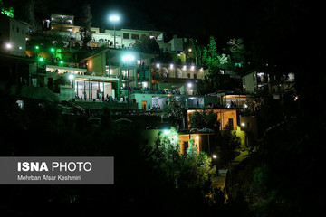 گردهمایی زرتشتیان در زیارتگاه پیرسبز
