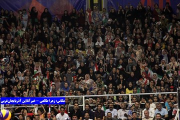 گزارش عجیب ایران ورزشی از شرط ورود بانوان به ورزشگاه والیبال: داشتن مهر «اوکی» در کف دست!