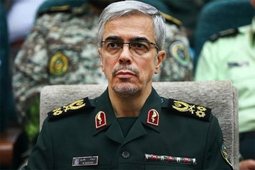رئيس الاركان الايرانية: احتجاز ناقلة النفط الايرانية لن يمر دون رد