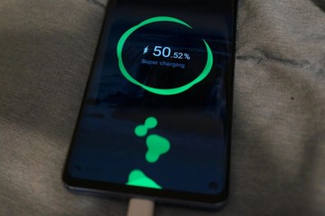 چرا گوشی Huawei P30 Pro انتخاب بهتری نسبت به سامسونگ اس ۱۰ پلاس است؟