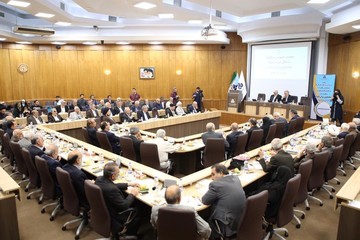 همه وزیران بعد از انقلاب زیر یک سقف/ عارف: آماده همکاری با دولت هستیم/ زنگنه: شرایط سخت‌تر از دوران جنگ است +تصاویر