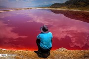 تصاویر | دریاچه‌ای به رنگ خون در حوالی شیراز