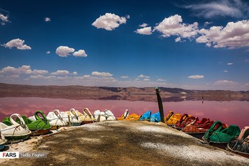 کشند سرخ در دریاچه مهارلو