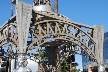 سرقت مجسمه مریلین مونرو از بلوار هالیوود