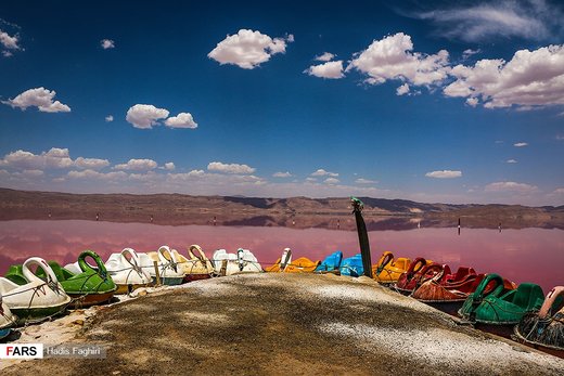 کشند سرخ در دریاچه مهارلو