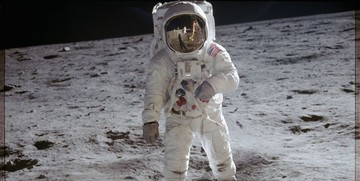 عکس تازه ناسا از زندگی انسان روی کره ماه