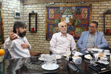 مدیرانِ تمام‌تلویزیونی و دشمنی با نمایش خانگی