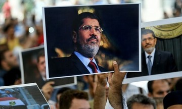 ادامه افشای ایمیل‌های هیلاری کلینتون؛مرسی از اخوان جدا شده بود