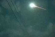 فیلم | پرواز شیئی عجیب و نورانی در آسمان سنندج