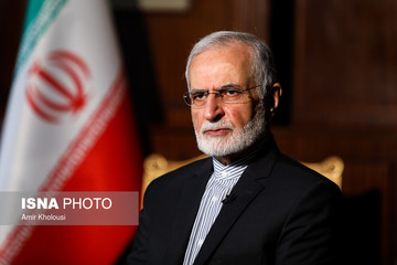 خرازي: إيران جادة في تنفيذ القرارات الجديدة حول الاتفاق النووي