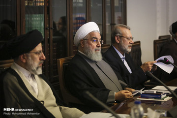 عکسی از روحانی در جلسه شورای عالی انقلاب فرهنگی/ پاستور میزبان شد