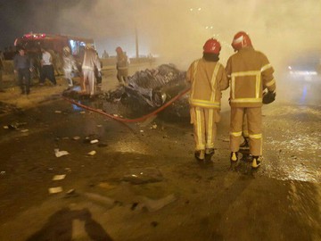 تصادف دو  پژو 405 با پژو پرشیا در اتوبان تهران - قم