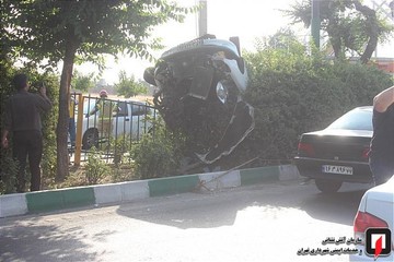واژگونی خودروی پژو ۲۰۶ در بلوار دستواره