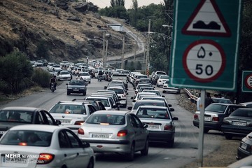 ترافیک در جاده گنجنامه