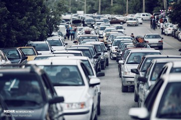ترافیک در جاده گنجنامه