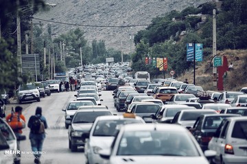 ترافیک در جاده گنجنامه