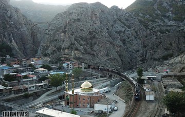 اراده‌هایی آهنین روی خط آهن