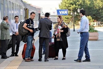 جزییات تعیین نرخ قطار مسافربری تهران-وان | قیمت فعلا ۲۲۵ هزار تومان