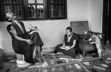 عکس | خوشحالی عمیق ۲ بودایی در عکس روز نشنال جئوگرافیک