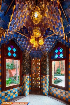 خانه کازا ویسنس در بارسلون اسپانیا