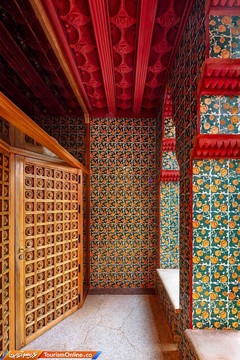 خانه کازا ویسنس در بارسلون اسپانیا