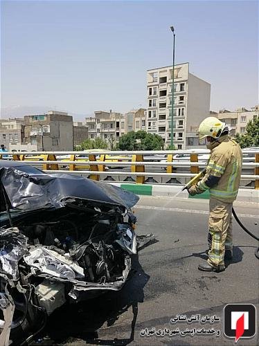 تصادف موتورسیکلت و چهار خودرو در بزرگراه زین‌الدین