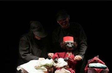 «دختری که پدرش را باد برد» به صحنه می‌رود