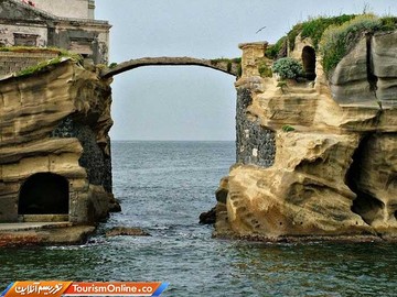 جزیره گایولا در دریای مدیترانه