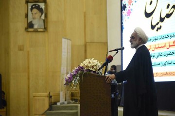 تحقق اقتصاد مقاومتی، راه برون‌رفت از مشکلات اقتصادی و مقابله با تحریم‌های دشمنان