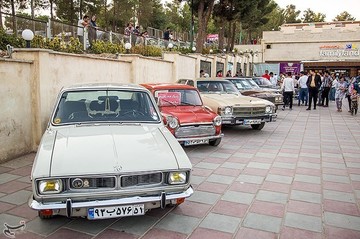 همایش خودروهای کلاسیک در سنندج