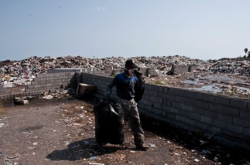 دپوی زباله در ساحل محمودآباد