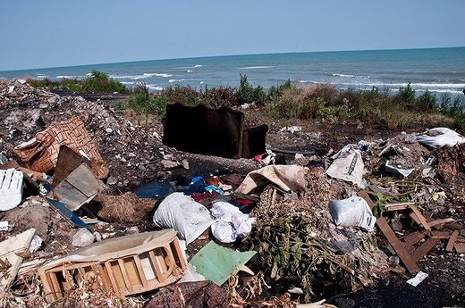 دپوی زباله در ساحل محمودآباد