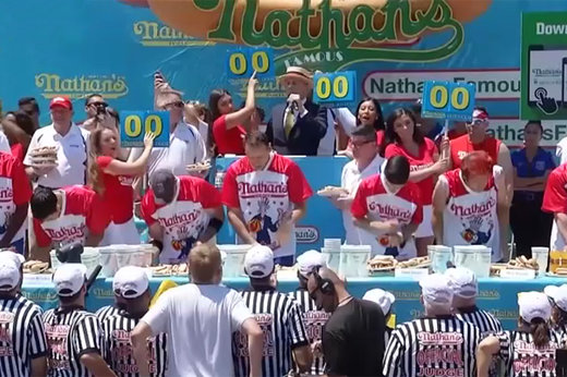 فیلم | برنده مسابقه 71 هات‌داگ خورد!