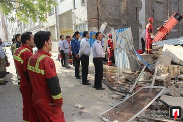 تخریب ساختمان مسکونی در خیابان نصرت